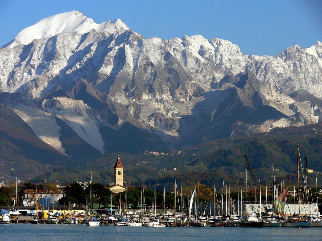Between Pisa And 5 Terre Marina Di Carrara Eksteriør bilde